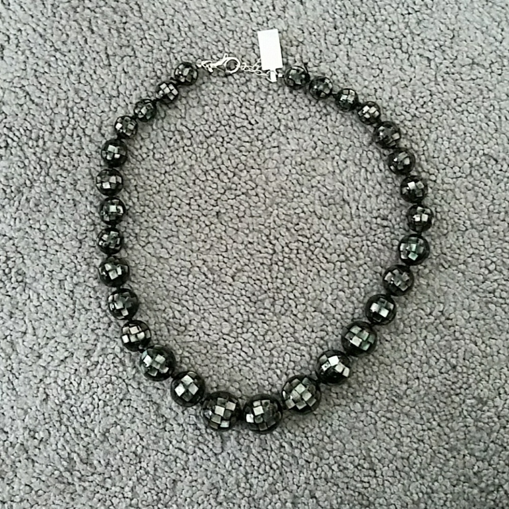 NWT Beautiful Necklace